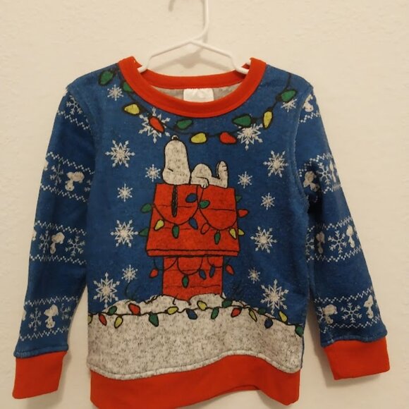 Snoopy Christmas Sweater - Picture 6 of 11